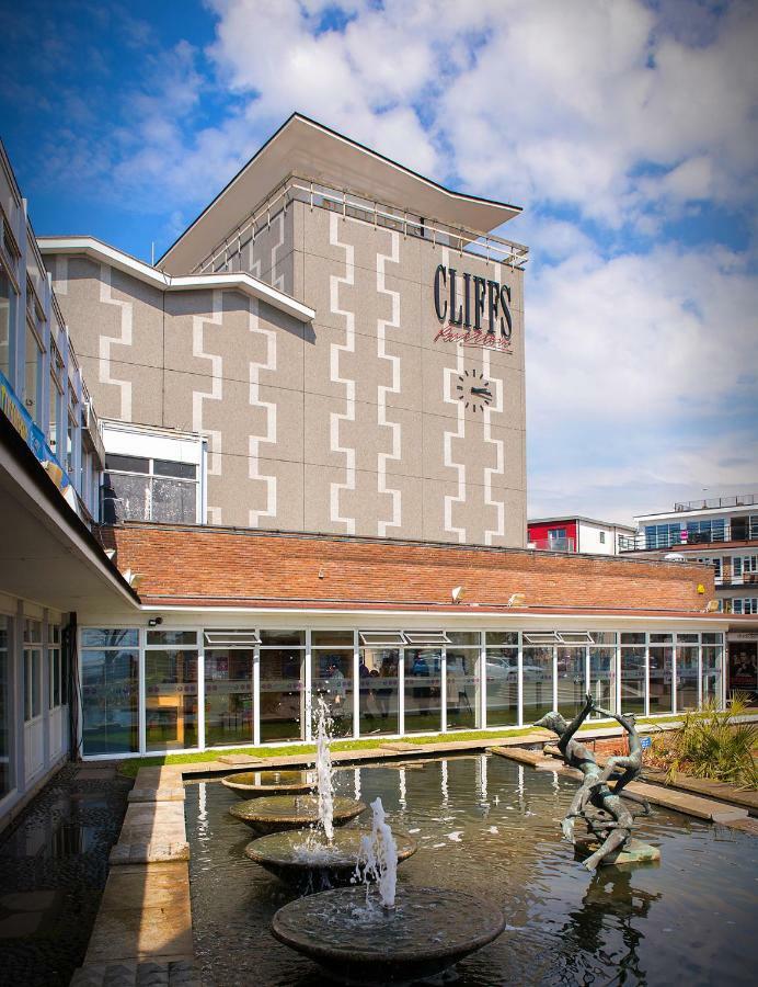 Southend Central Hotel - Close To Beach, City Centre, Train Station & Southend Airport ภายนอก รูปภาพ